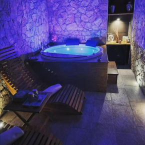 SPA ROOM SICILIA - Intera casa con spa privata Jacuzzi Sauna Bagno di Vapore ad uso illimitato, Rosolini